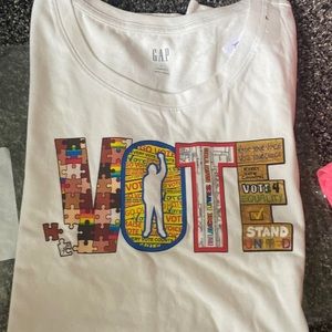 Gap VOTE tee